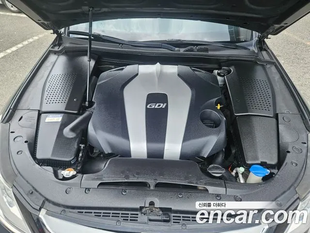 Hyundai Genesis 2013 thumb 3