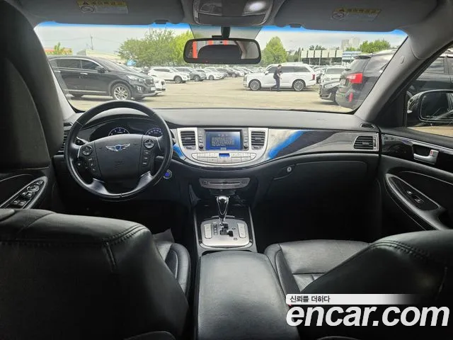 Hyundai Genesis 2013 thumb 10