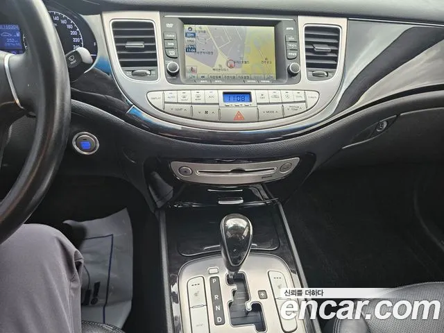Hyundai Genesis 2013 thumb 11