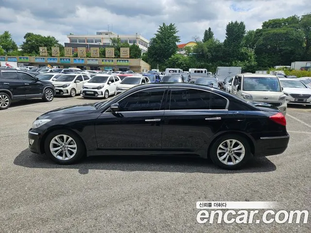 Hyundai Genesis 2013 thumb 4