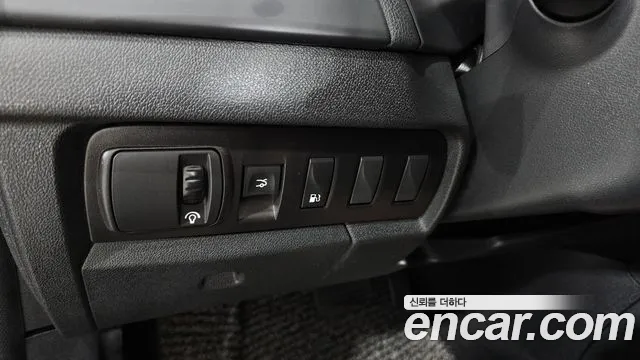 Renault SM3 2014 thumb 9