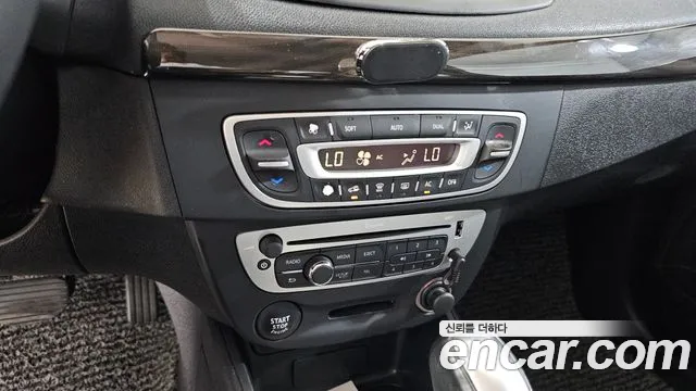 Renault SM3 2014 thumb 4