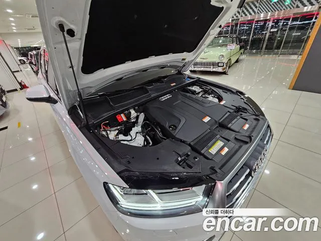 Audi Q7 2019 thumb 10