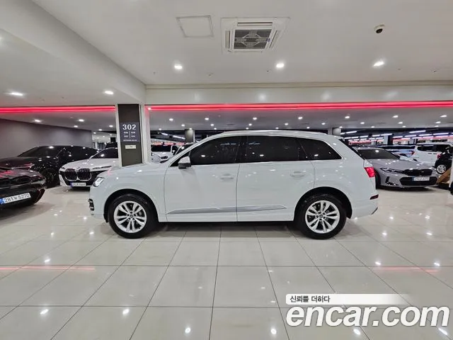 Audi Q7 2019 thumb 11