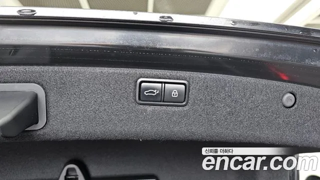Genesis G80 2018 thumb 5