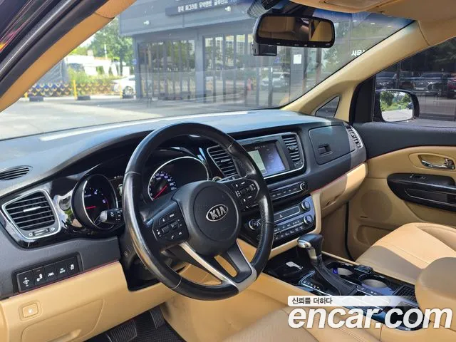 Kia Carnival 2019 thumb 11