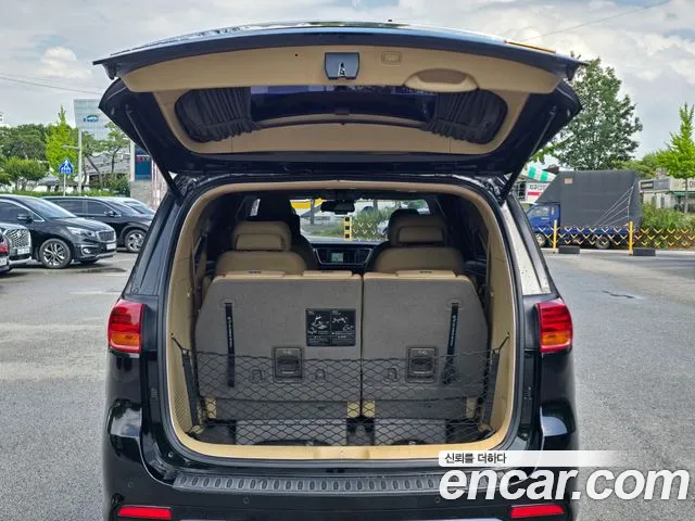 Kia Carnival 2019 thumb 10