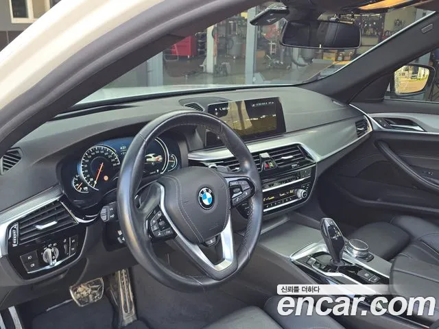 BMW 5 серии 2018 thumb 8