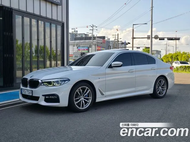 BMW 5 серии 2018 thumb 11