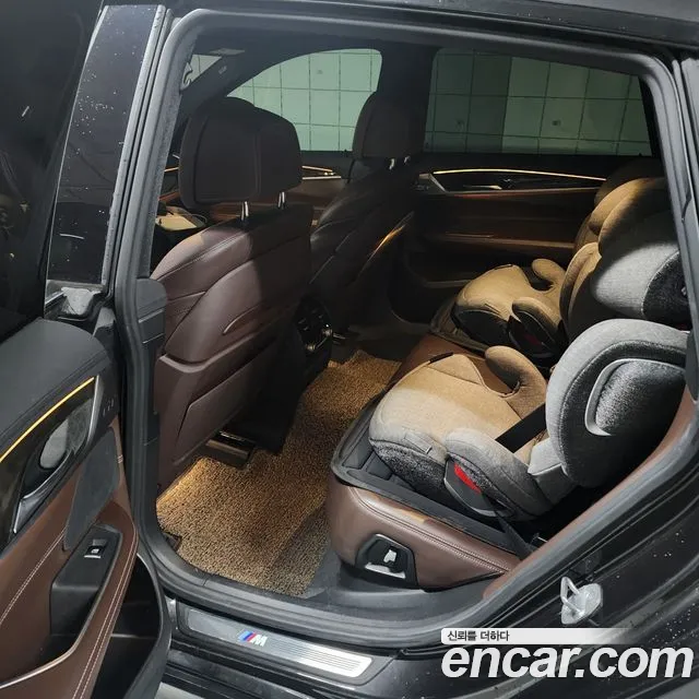 BMW 6 серии Gran Turismo 2018 thumb 12