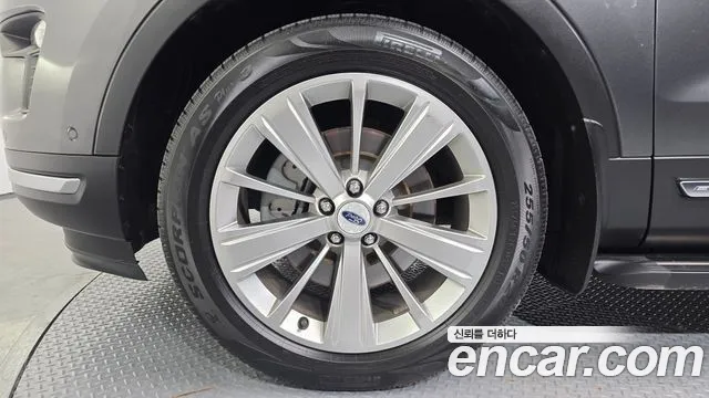 Ford Explorer 2019 thumb 11