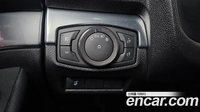 Ford Explorer 2019 thumb 2