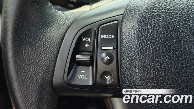 Kia K5 2010 thumb 7