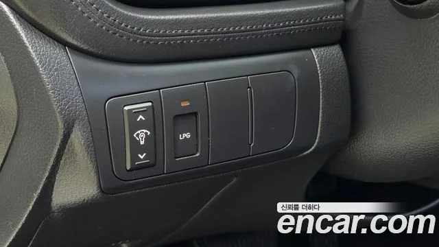 Kia K5 2010 thumb 10