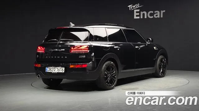 Mini Cooper Clubman 2023 thumb 11