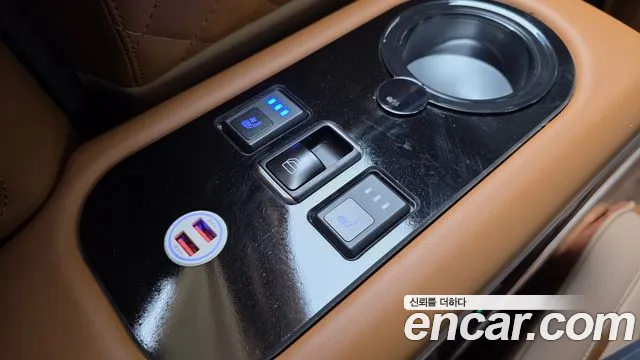 Kia Carnival 2021 thumb 4