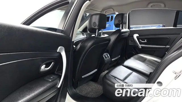 Renault SM5 2014 thumb 11