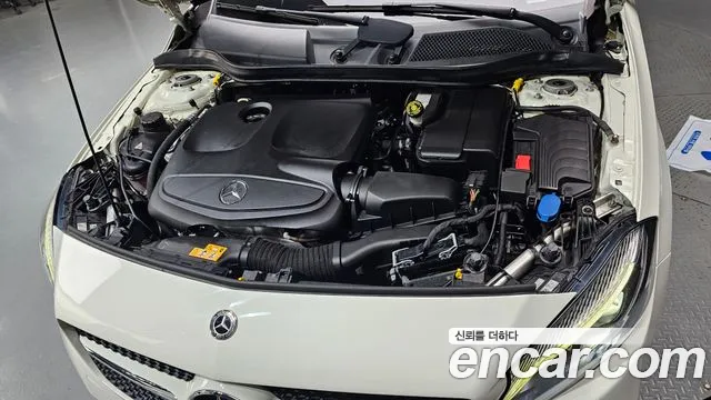 Mercedes-Benz A-Class 2018 thumb 4