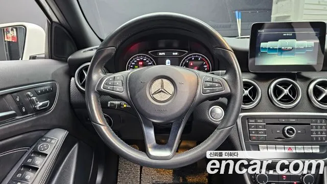 Mercedes-Benz A-Class 2018 thumb 12