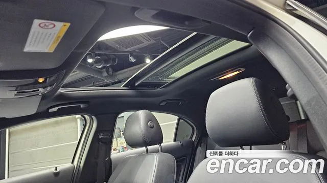 Mercedes-Benz A-Class 2018 thumb 9