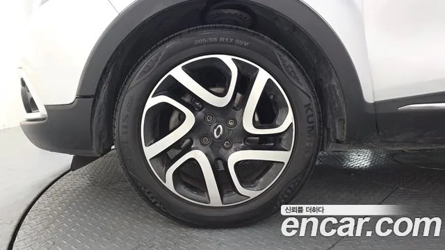 Renault QM3 2015 thumb 2