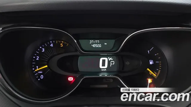 Renault QM3 2015 thumb 8