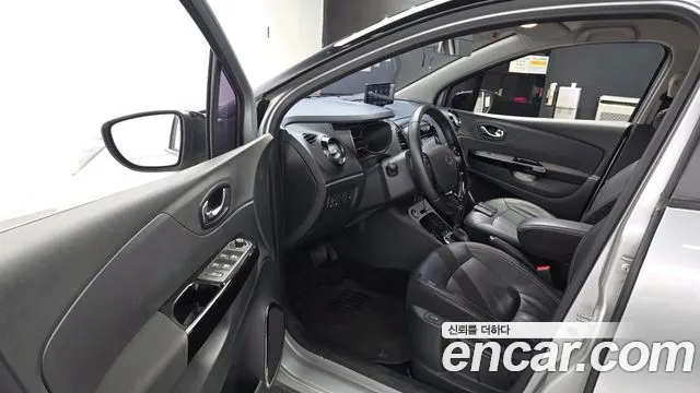 Renault QM3 2015 thumb 10