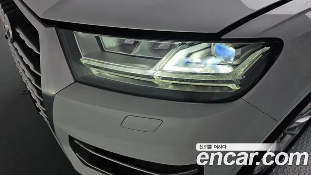 Audi Q7 2019 thumb 3