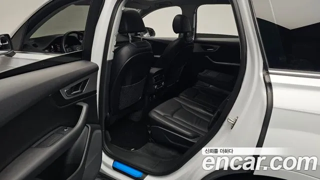 Audi Q7 2019 thumb 11