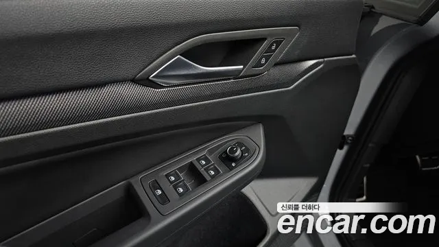 Volkswagen Golf 2026 thumb 7