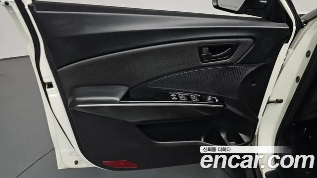 KGM Tivoli 2020 thumb 12