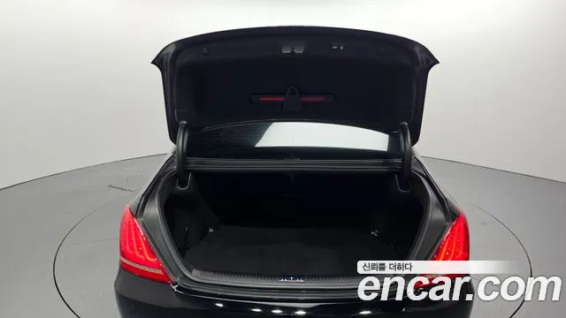 Genesis G90 2018 thumb 11