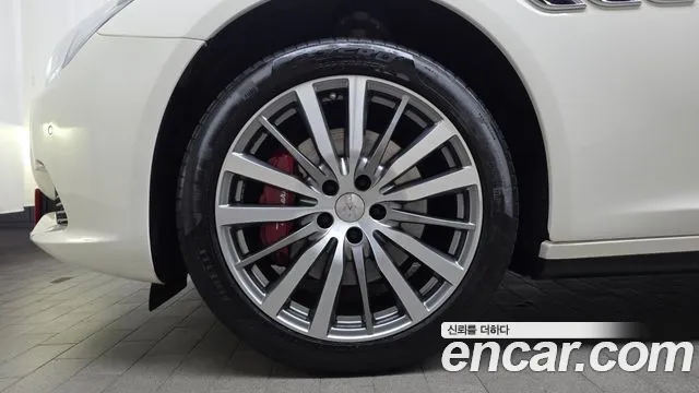 Maserati Quattroporte 2019 thumb 3