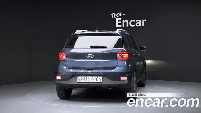 Hyundai Venue 2023 thumb 2