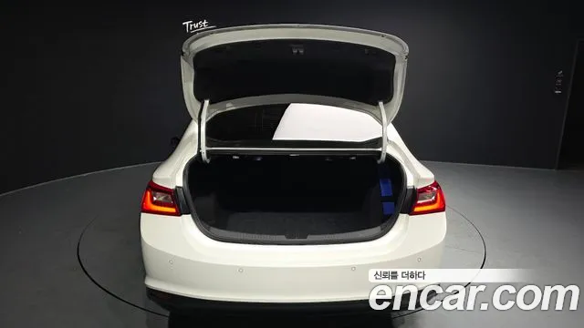 Chevrolet Malibu 2016 thumb 12