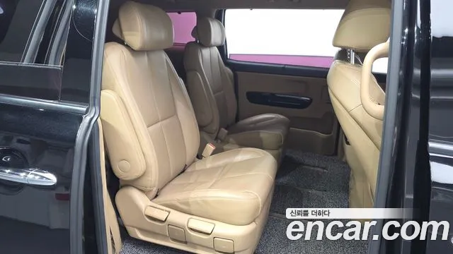 Kia Carnival 2016 thumb 9