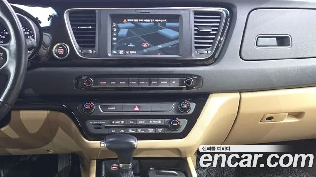 Kia Carnival 2016 thumb 7