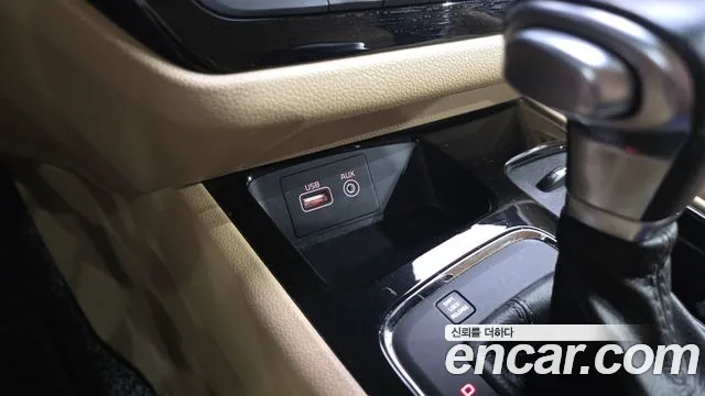 Kia Carnival 2016 thumb 4