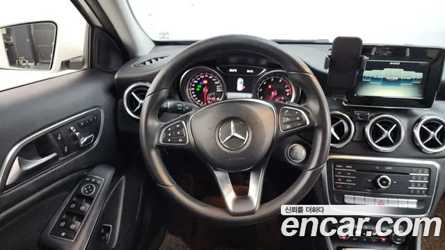 Mercedes-Benz A-Класс 2017 thumb 6