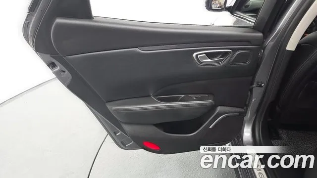 Renault SM6 2019 thumb 10
