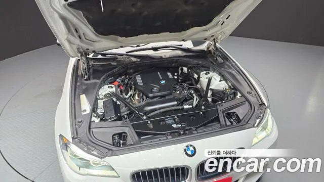 BMW 5 серии 2016 thumb 9