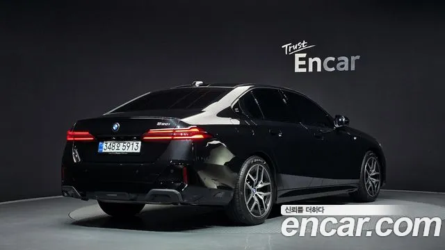 BMW 5 серии 2025 thumb 3