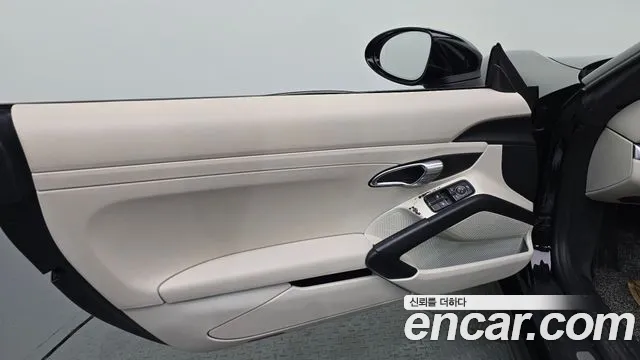Porsche 718 Boxster 2020 thumb 4