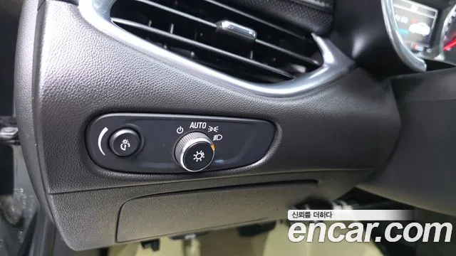 Chevrolet Malibu 2017 thumb 3