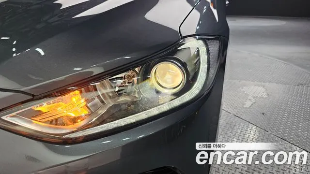 Hyundai Avante 2015 thumb 4