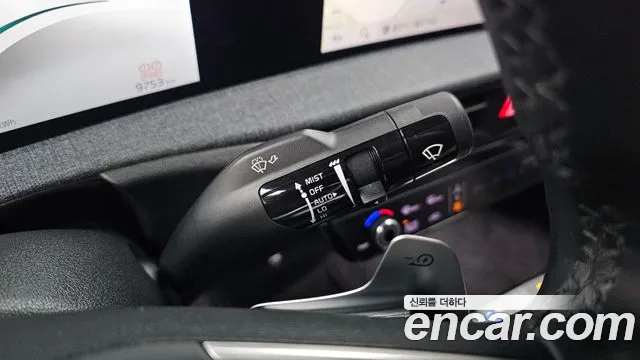 Kia EV6 2023 thumb 2
