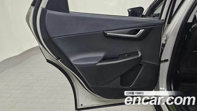 Kia EV6 2023 thumb 8
