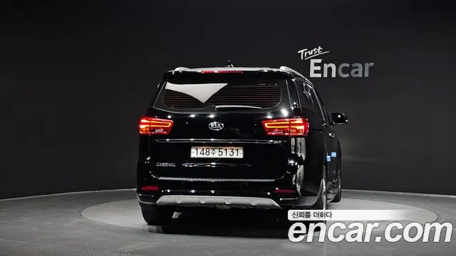 Kia Carnival 2019 thumb 2