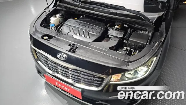 Kia Carnival 2019 thumb 3