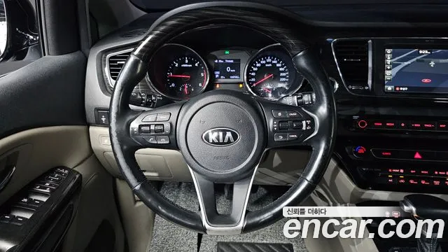 Kia Carnival 2019 thumb 10